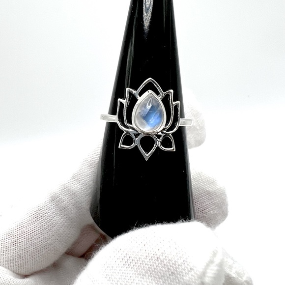 Natural Rainbow Moonstone Sterling Silver Lotus Flower Ring - Picture 3 of 14